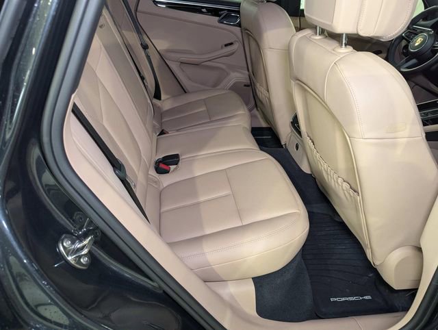 Certified 2025 Porsche Macan image 22