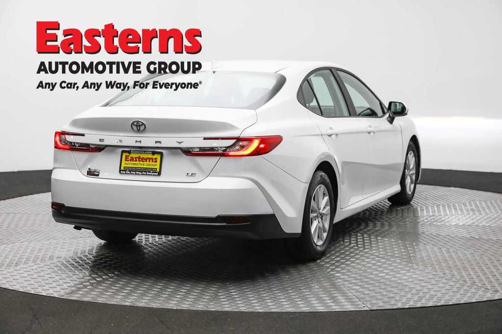 Used 2025 Toyota Camry LE image 5