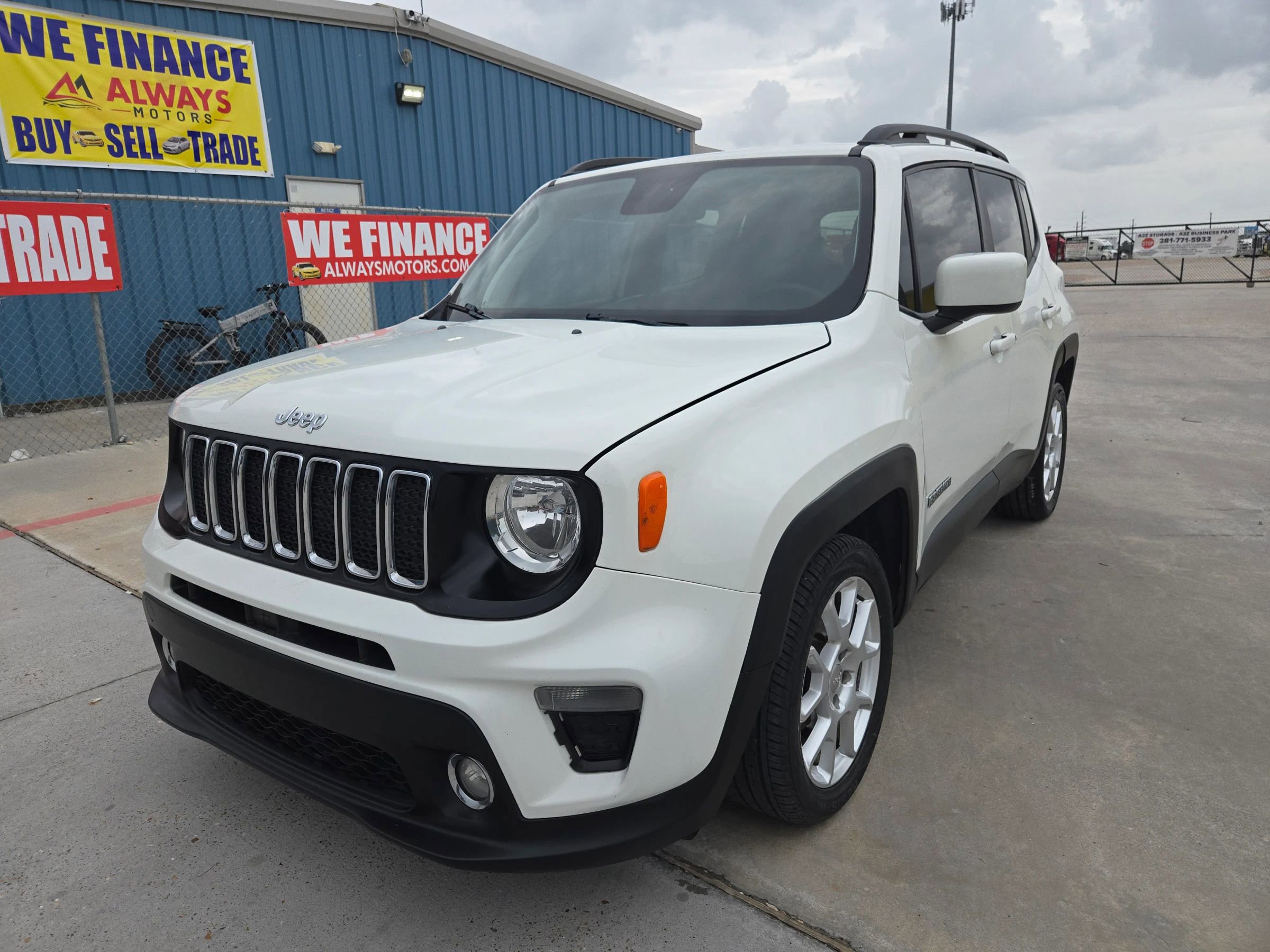 Used 2020 Jeep Renegade Latitude image 3