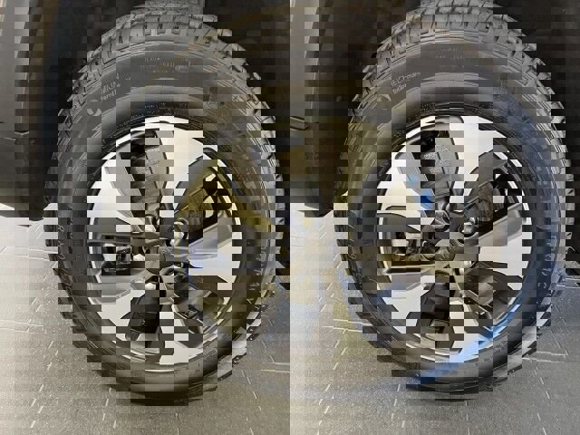 Used 2023 Jeep Grand Cherokee 4WD 4xe w/ Luxury Tech Group II image 36