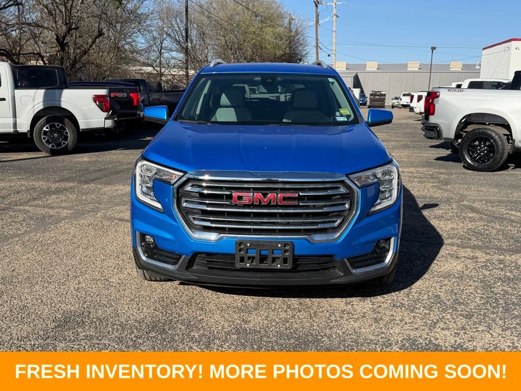 Used 2024 GMC Terrain SLT image 2