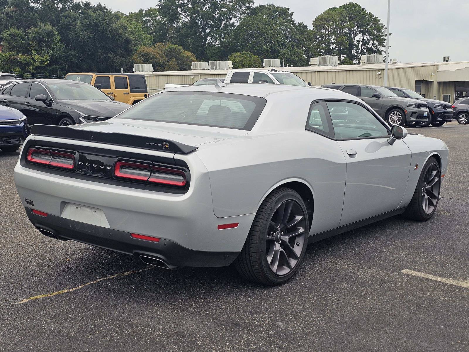 Used 2022 Dodge Challenger R/T Scat Pack RWD image 12