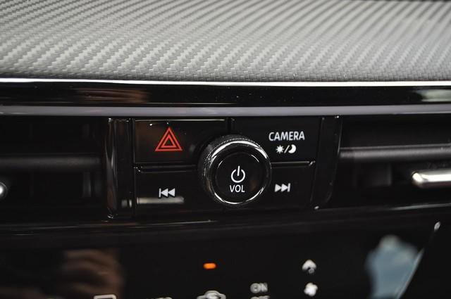 New 2025 Nissan Kicks SR image 18