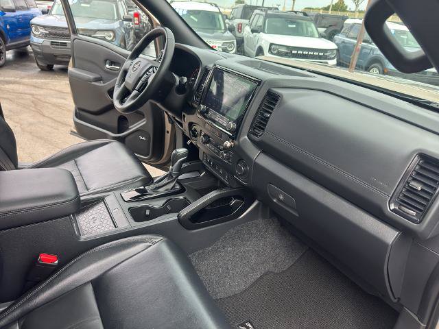 Used 2022 Nissan Frontier PRO-4X w/ Pro-4X Premium Package AWD/4WD image 25