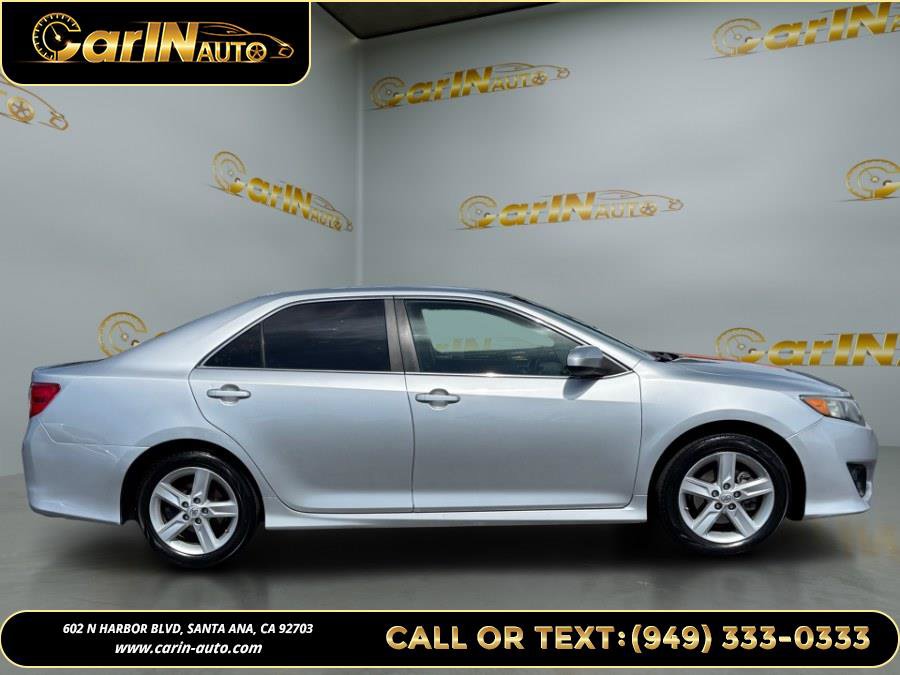 Used 2014 Toyota Camry SE FWD image 4