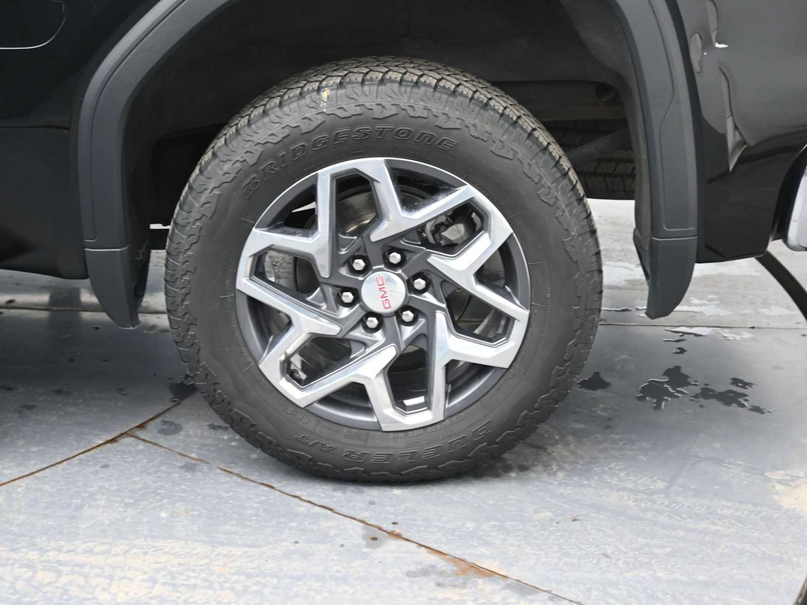 Used 2024 GMC Sierra 1500 SLT image 4