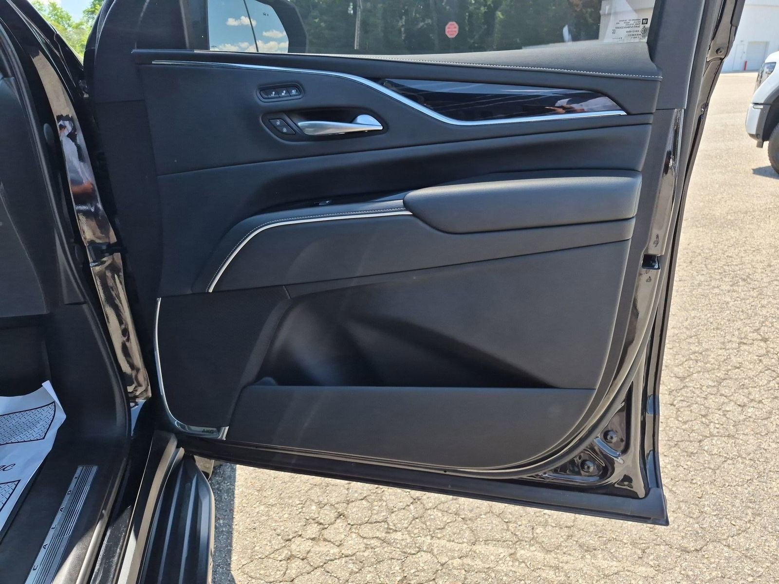 Certified 2023 Cadillac Escalade ESV Sport AWD/4WD image 29