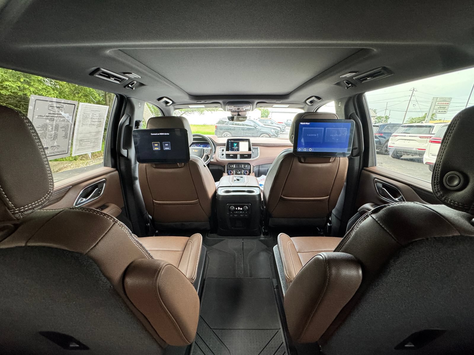 Used 2024 Chevrolet Suburban High Country AWD/4WD image 28