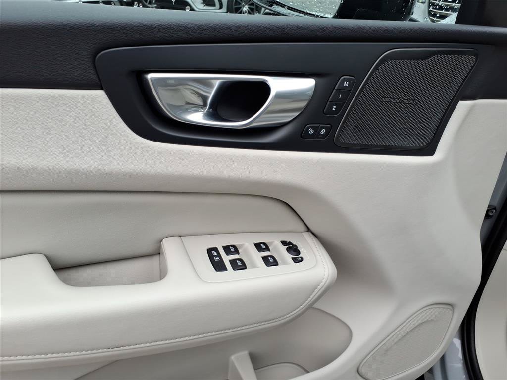Certified 2024 Volvo XC60 B5 Plus w/ Climate Package AWD/4WD image 15