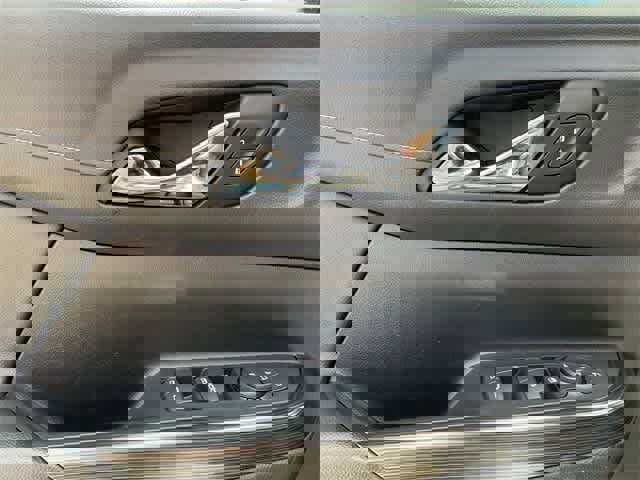 Used 2023 GMC Acadia SLT image 14