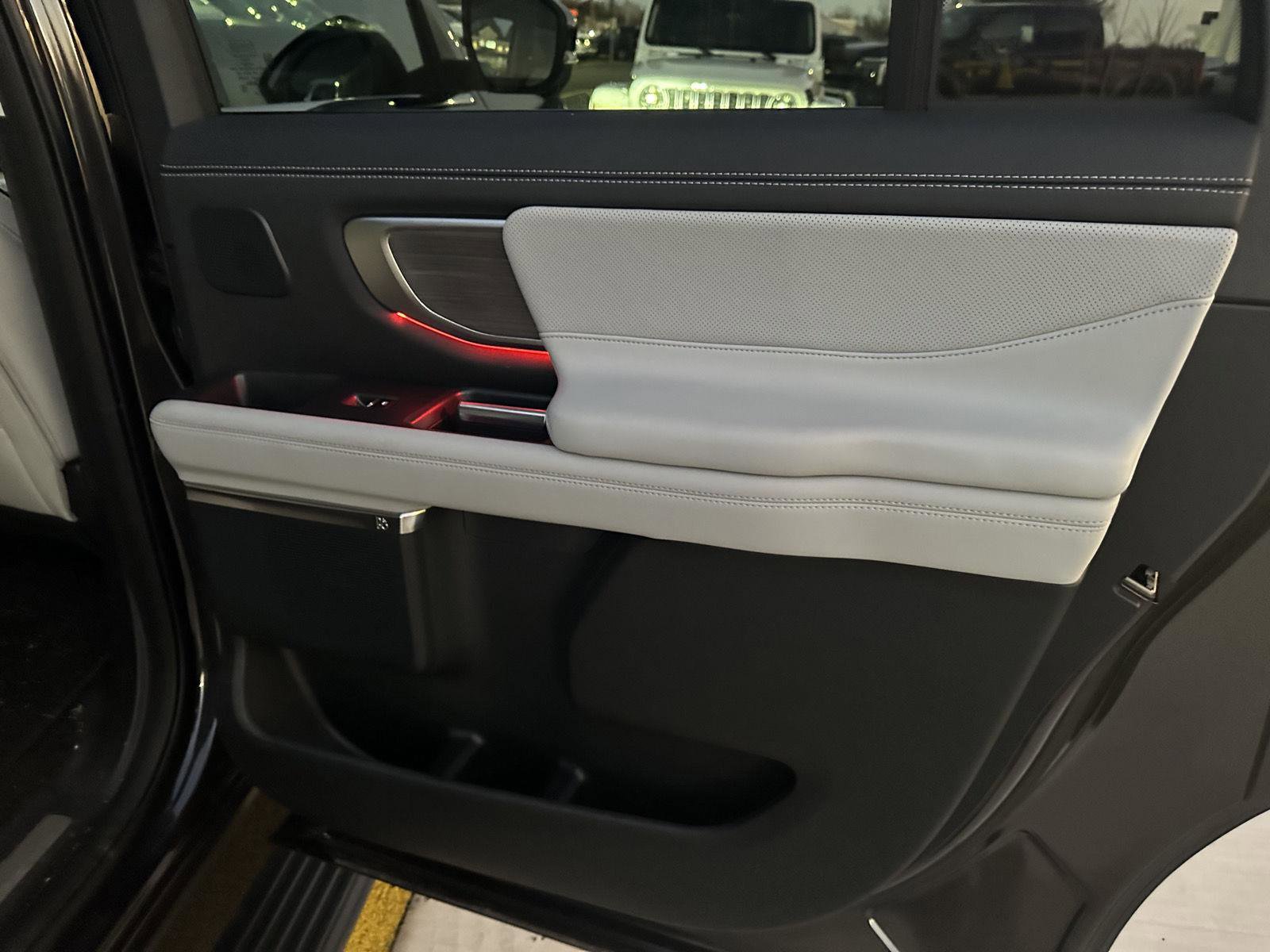 Used 2025 Ford Expedition Max Platinum w/ Platinum Ultimate Package image 21