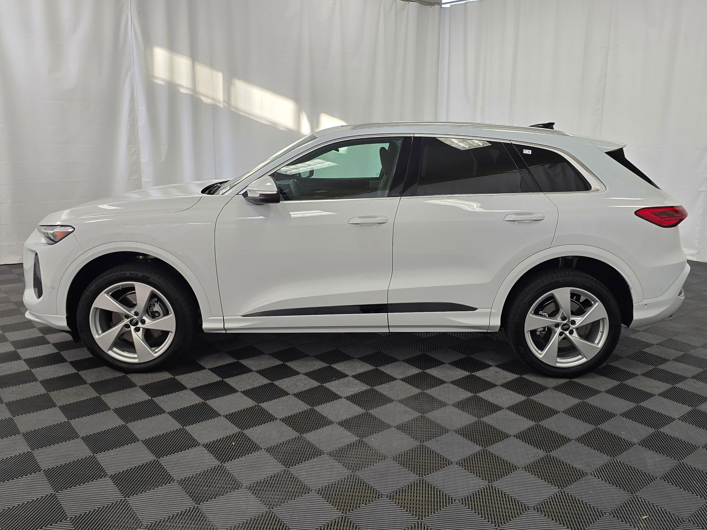 Used 2025 Audi Q5 Premium Plus image 3