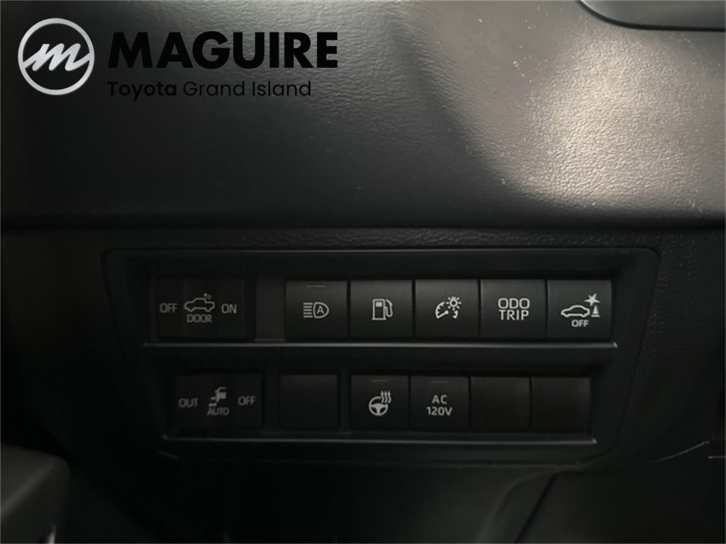 Used 2025 Toyota Tundra Platinum image 16