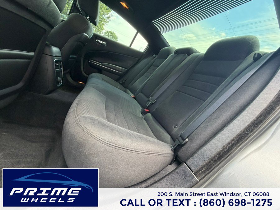 Used 2011 Dodge Charger SE RWD image 12