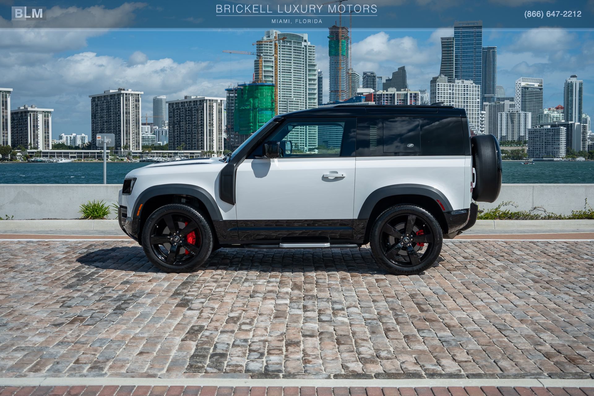 Used 2022 Land Rover Defender 90 X-Dynamic HSE image 12