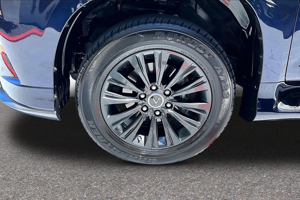 Used 2023 Lexus GX 460 Premium w/ Accessory Package AWD/4WD image 32