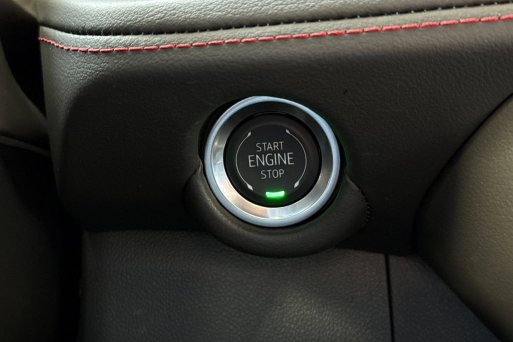 Used 2025 Chevrolet Suburban RST image 35