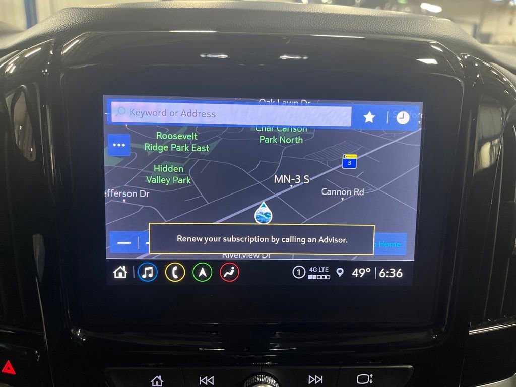 Used 2023 Chevrolet Traverse RS image 21