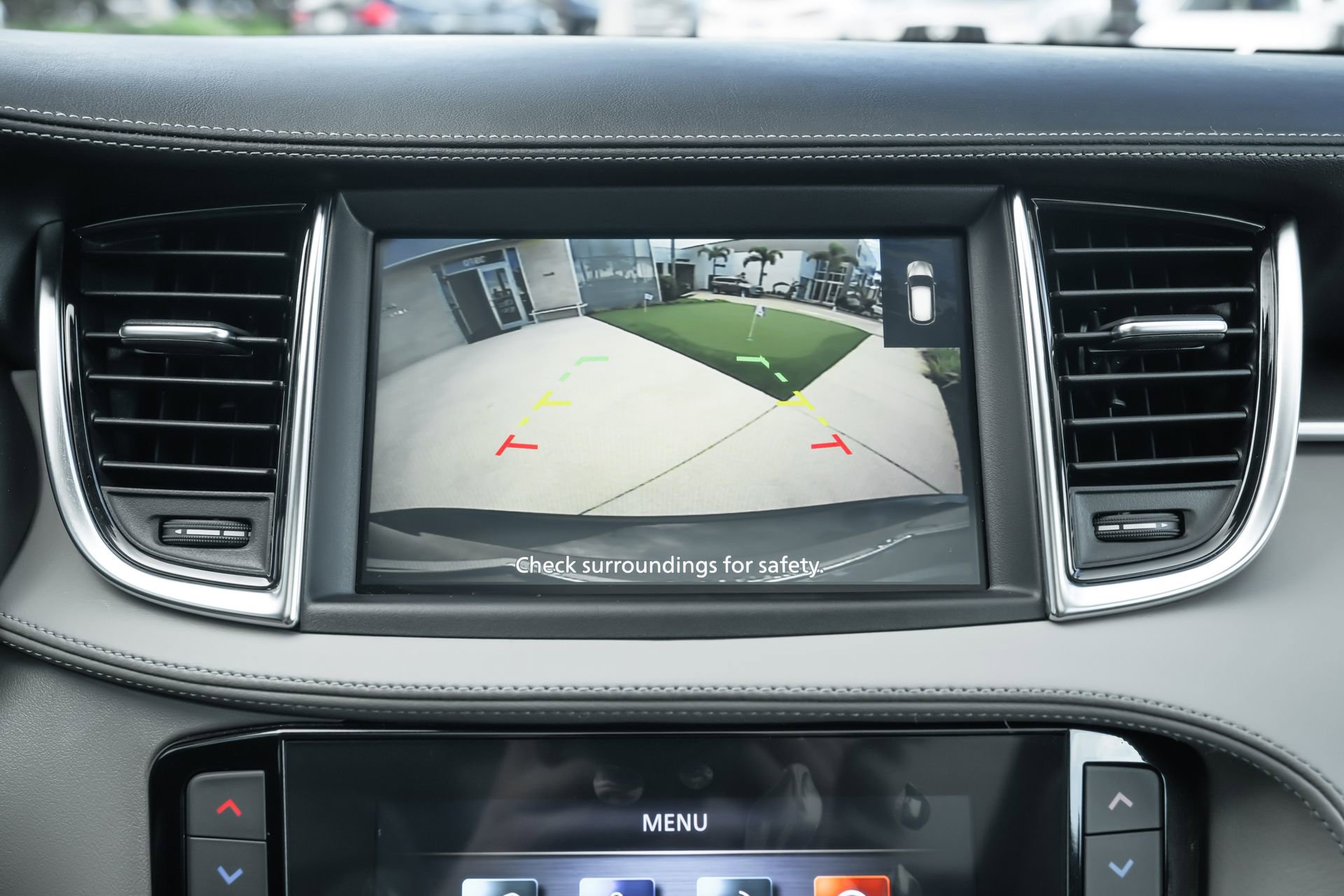 Used 2025 INFINITI QX50 Luxe image 11