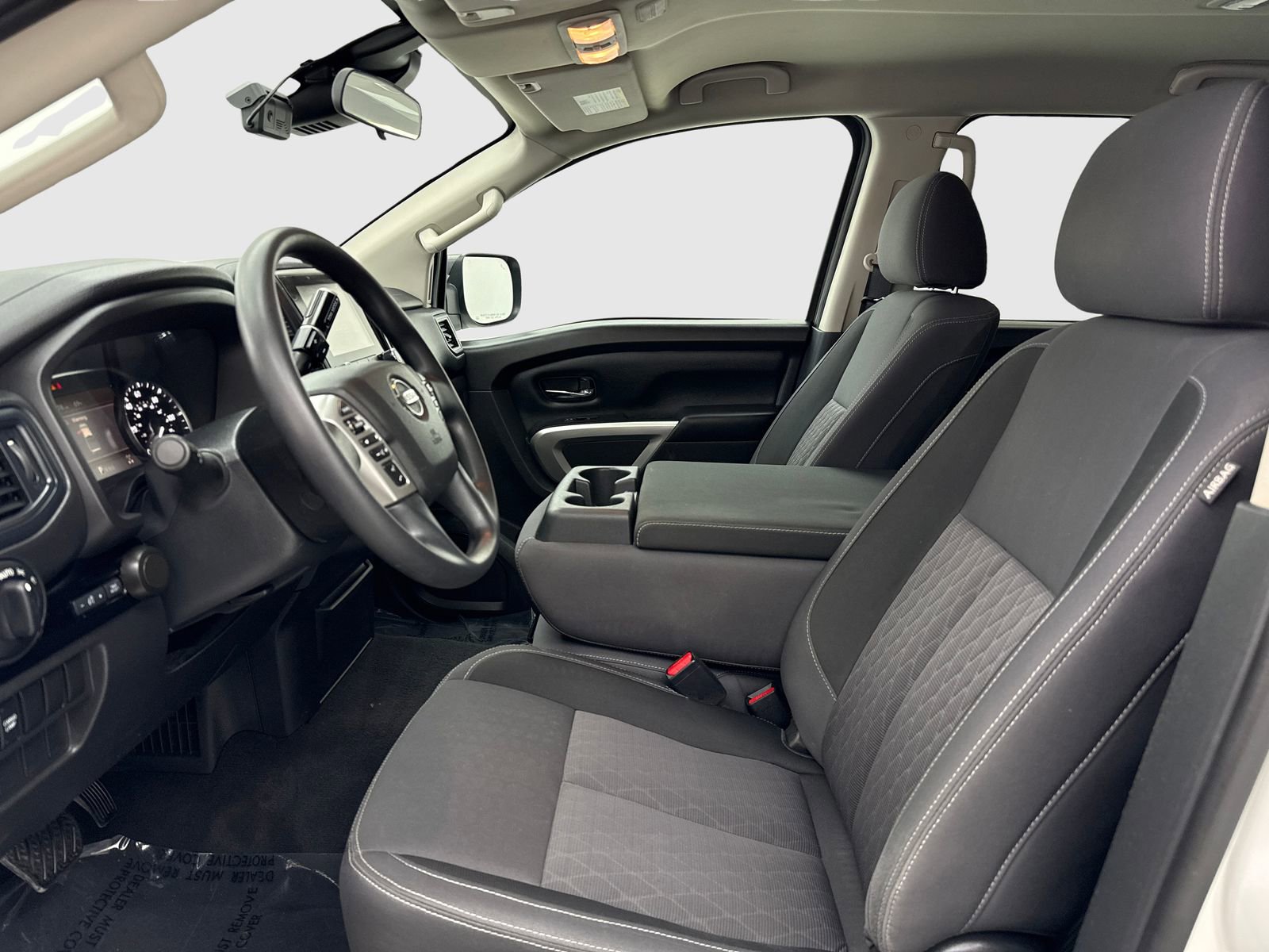 Used 2022 Nissan Titan SV AWD/4WD image 20