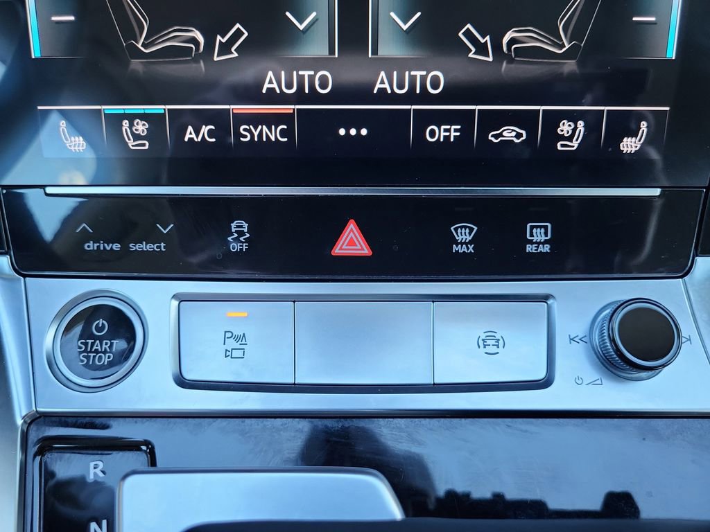 Used 2021 Audi e-tron Premium Plus w/ Premium Plus Package AWD/4WD image 22