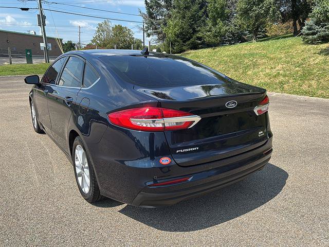 Certified 2020 Ford Fusion SE FWD image 2