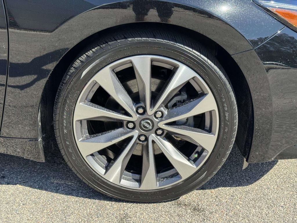 Used 2023 Nissan Maxima Platinum w/ Sport Mat Group FWD image 26