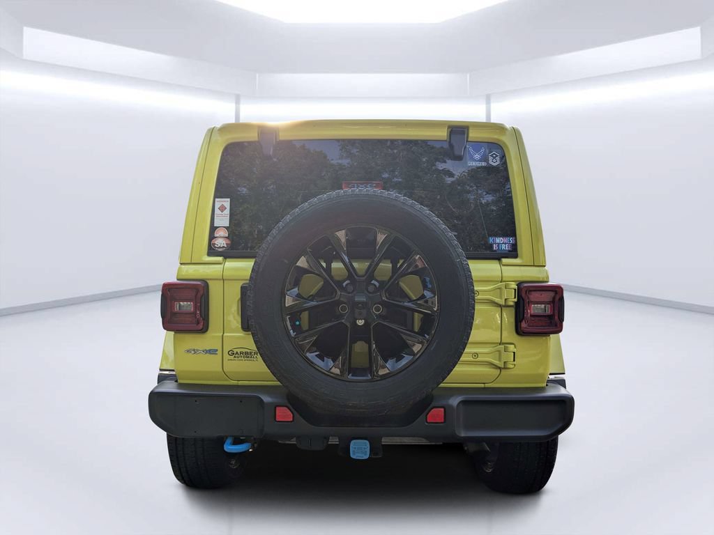 Used 2022 Jeep Wrangler Unlimited Sahara w/ Cold Weather Group AWD/4WD image 4