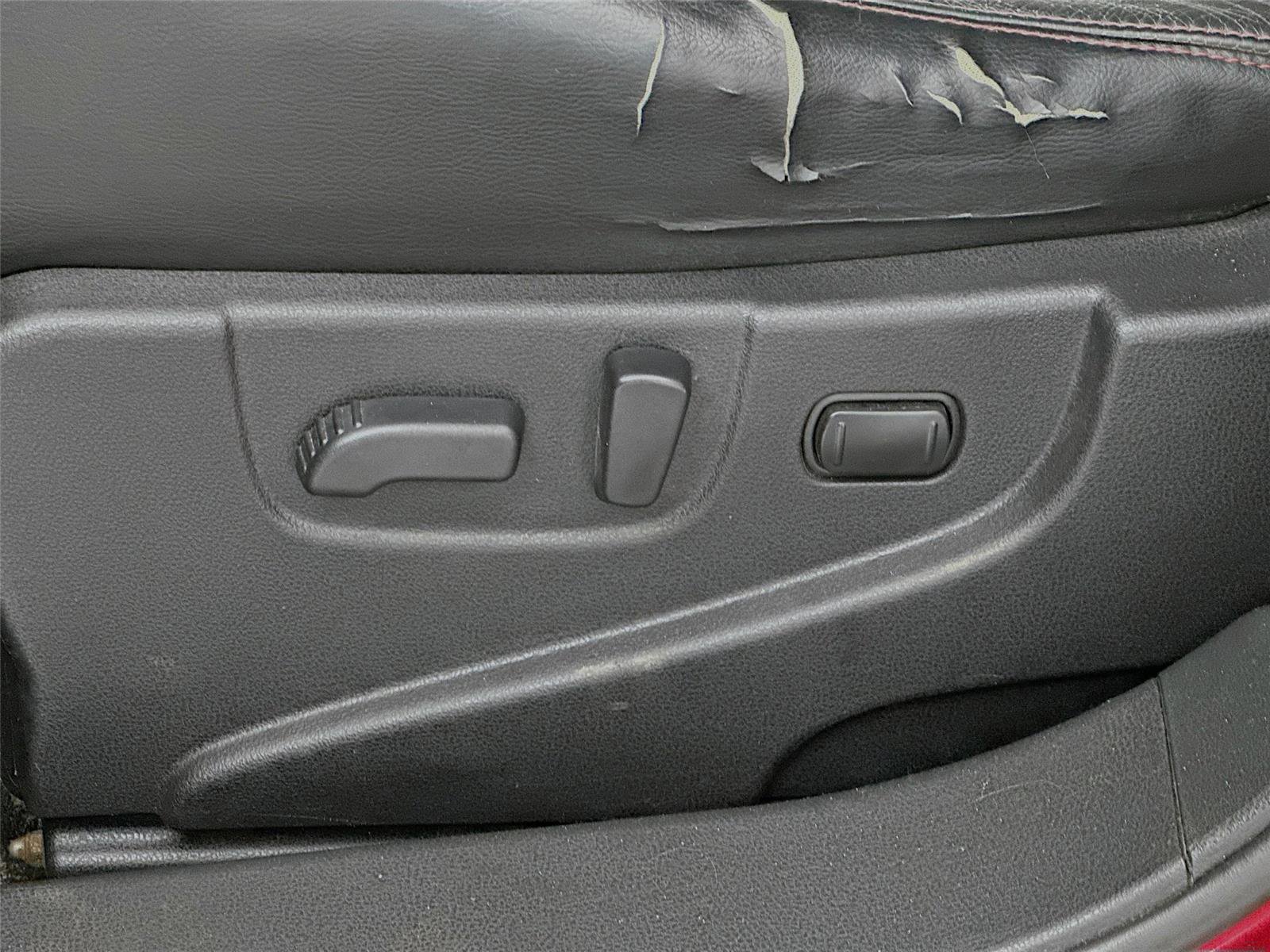 Used 2011 Nissan Rogue SV w/ SL Pkg image 19