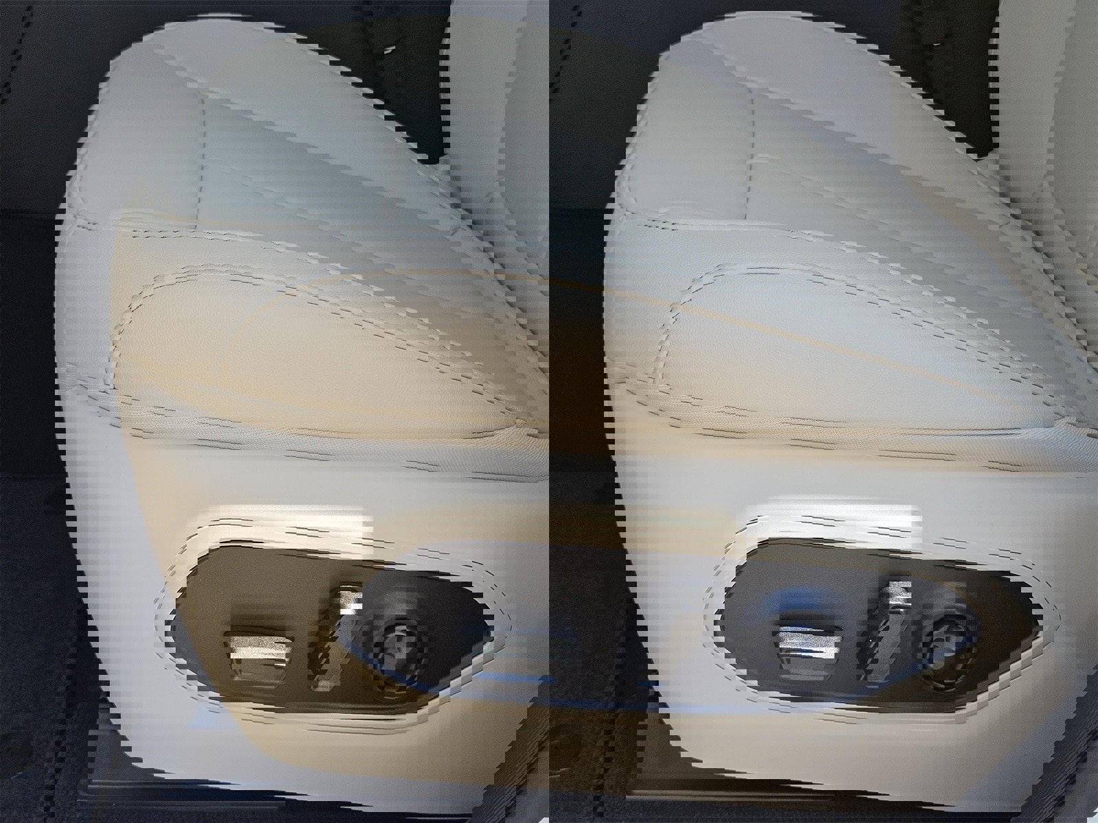 New 2025 Jeep Grand Cherokee L Limited w/ Trailer Tow Package image 24