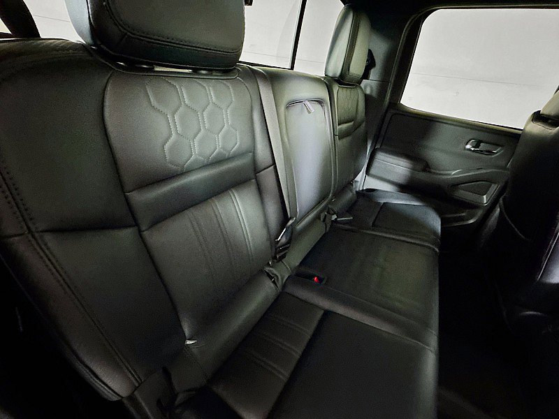 Used 2022 Nissan Frontier PRO-4X w/ Pro-4X Premium Package image 28