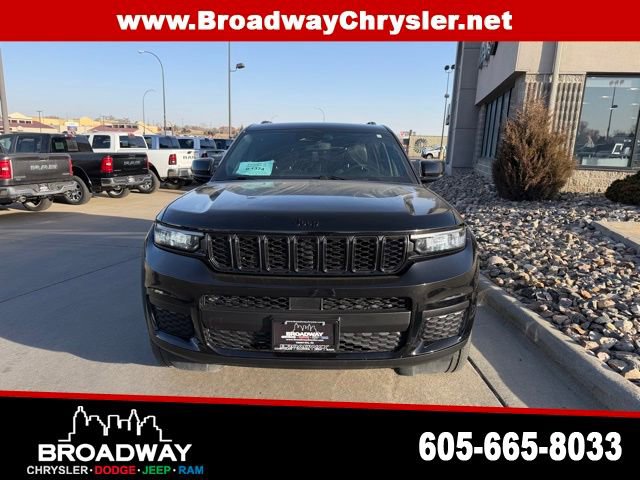 Used 2023 Jeep Grand Cherokee L Laredo image 2