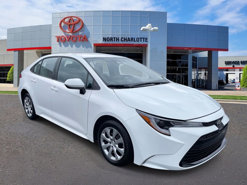 Used 2025 Toyota Corolla LE image 1