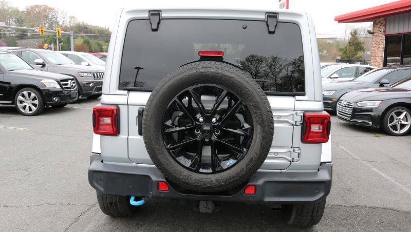 Used 2023 Jeep Wrangler Unlimited Sahara w/ Cold Weather Group AWD/4WD image 6