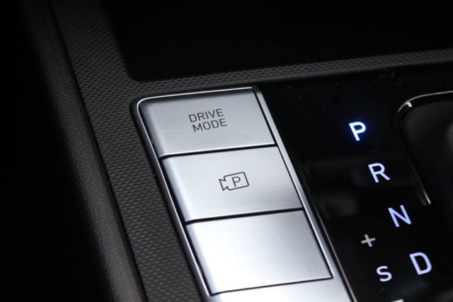 Used 2024 Hyundai Elantra SE image 9