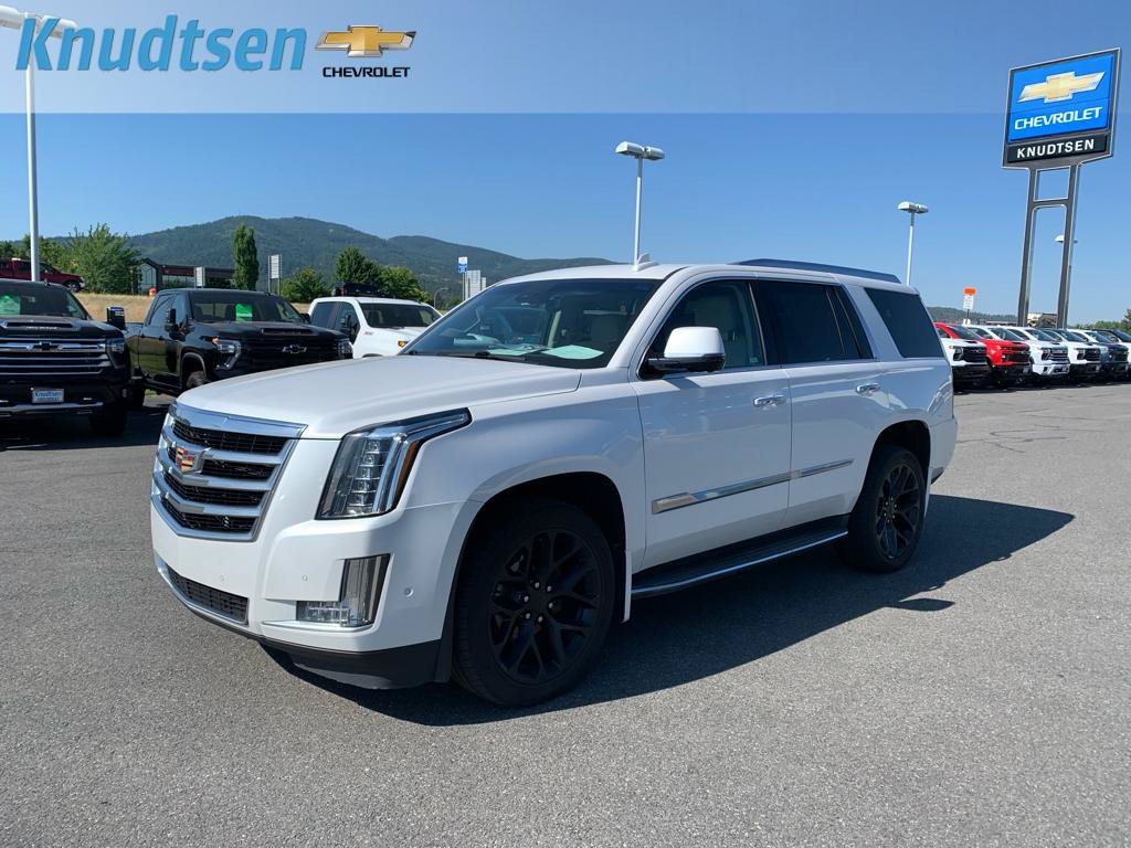 Used 2017 Cadillac Escalade Luxury AWD/4WD image 3