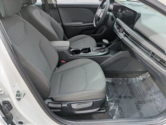 Used 2025 Kia K4 LXS image 19