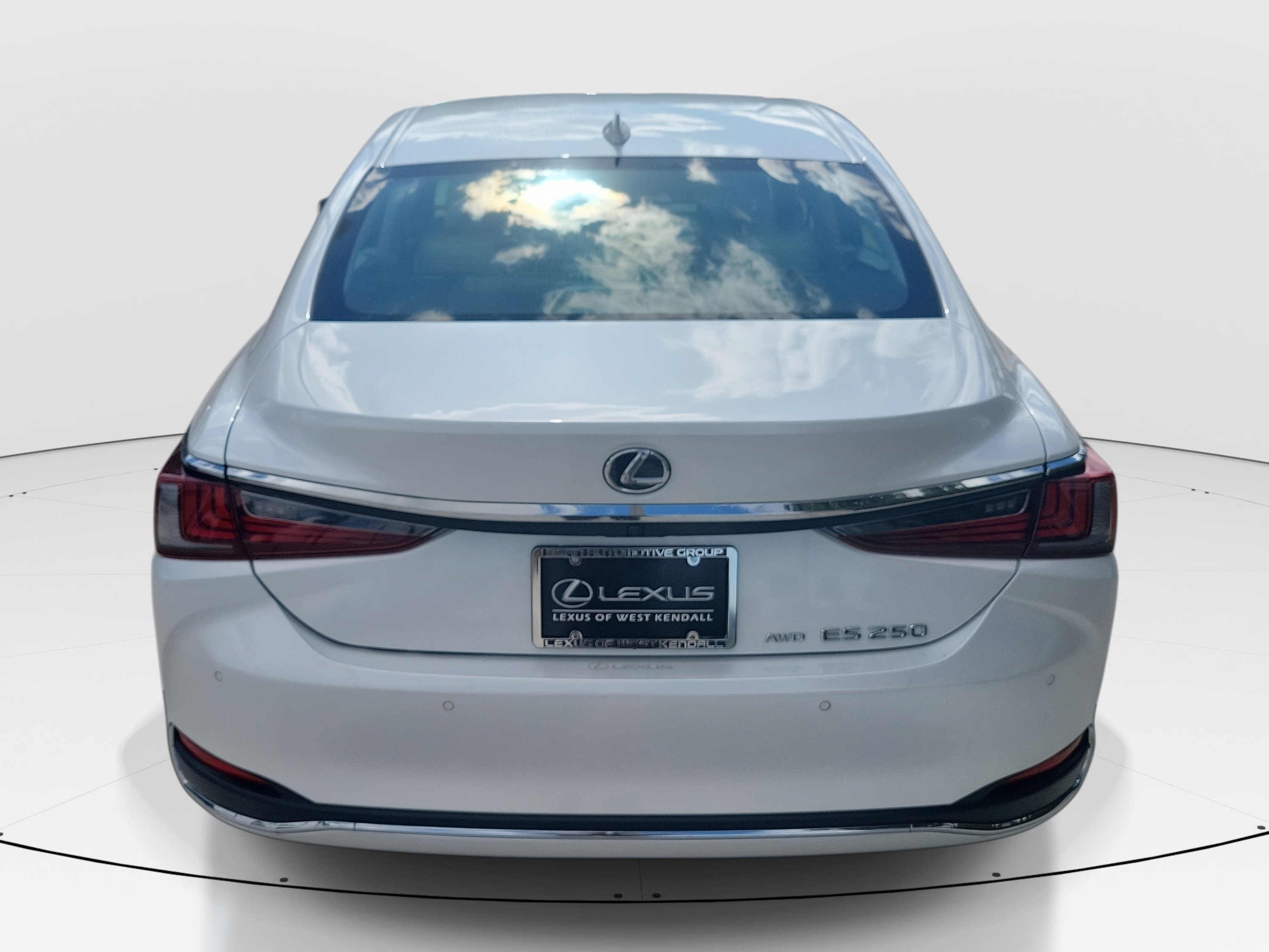 Used 2024 Lexus ES 250 w/ Premium Package image 6