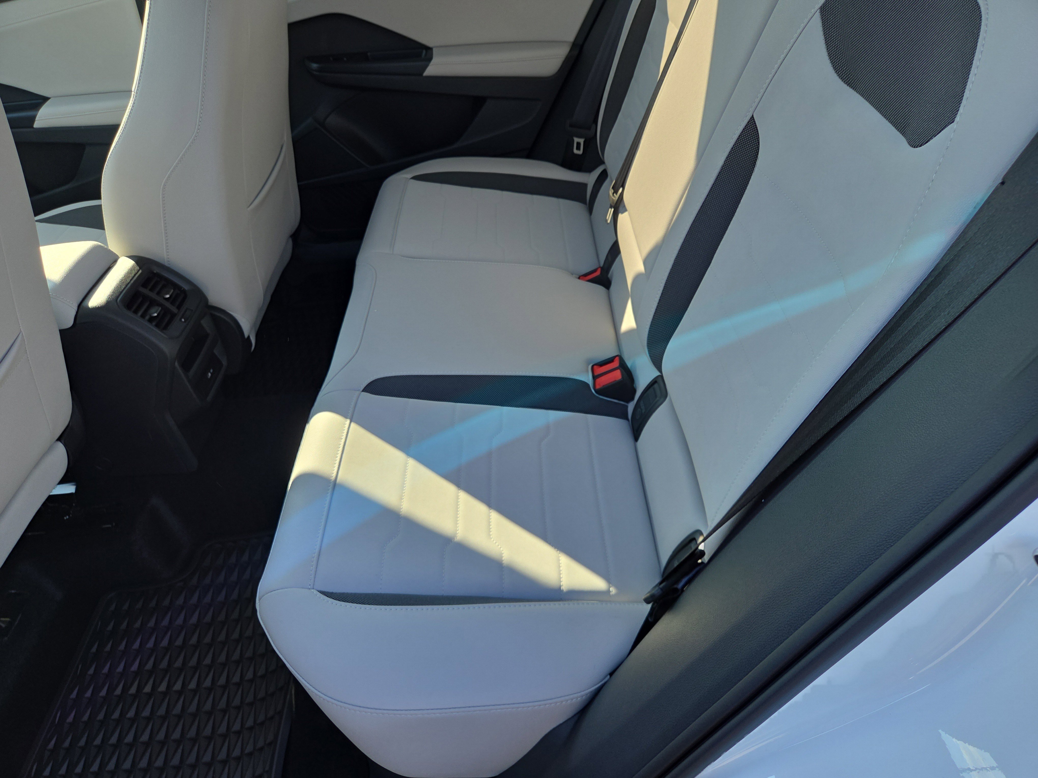 New 2025 Volkswagen Taos SE image 6