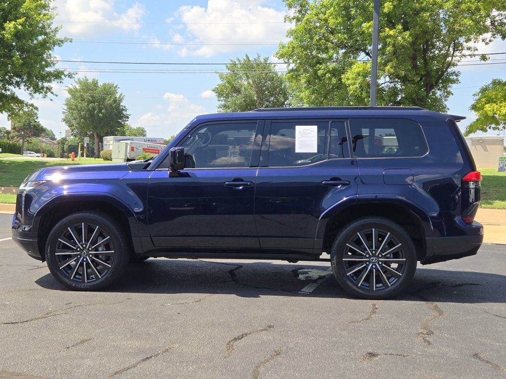 Used 2024 Lexus GX 550 w/ Accessory Package (Z1) AWD/4WD image 4