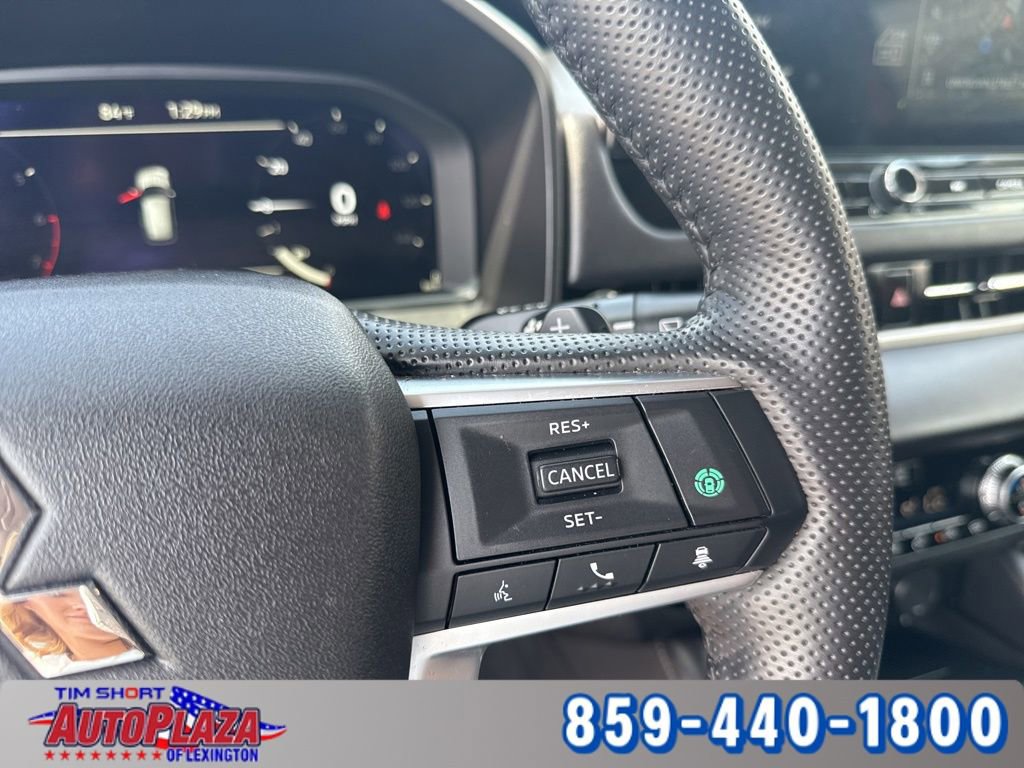 Used 2025 Mitsubishi Outlander AWD image 15