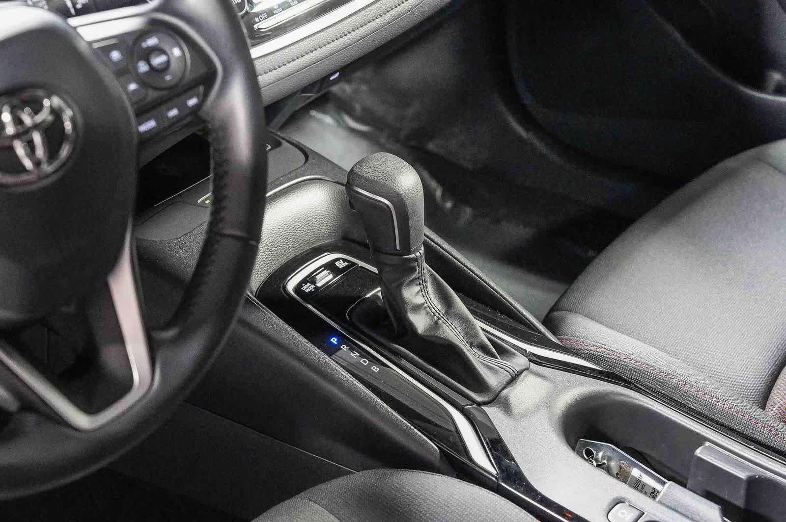 Certified 2025 Toyota Corolla SE w/ SE Premium Package FWD image 24