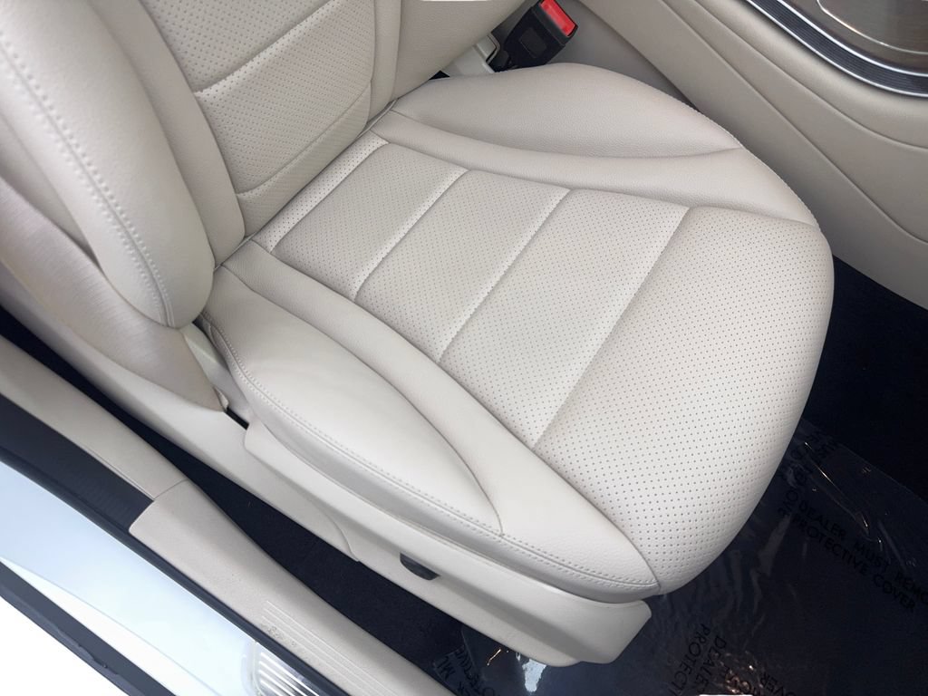 Used 2022 Mercedes-Benz GLC 300 w/ Premium Package Lite image 44