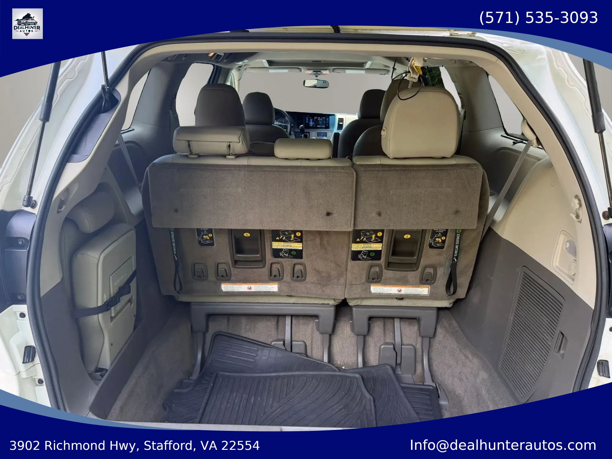 Used 2015 Toyota Sienna XLE w/ XLE Navigation Package FWD image 11