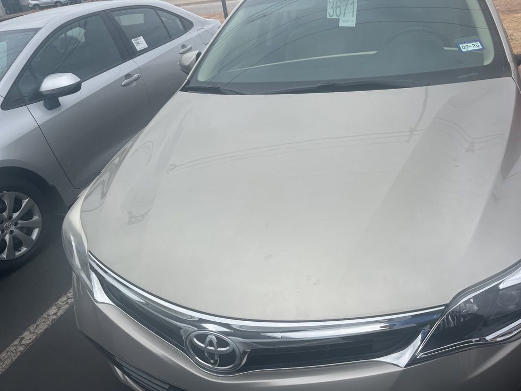 Used 2015 Toyota Avalon XLE image 2
