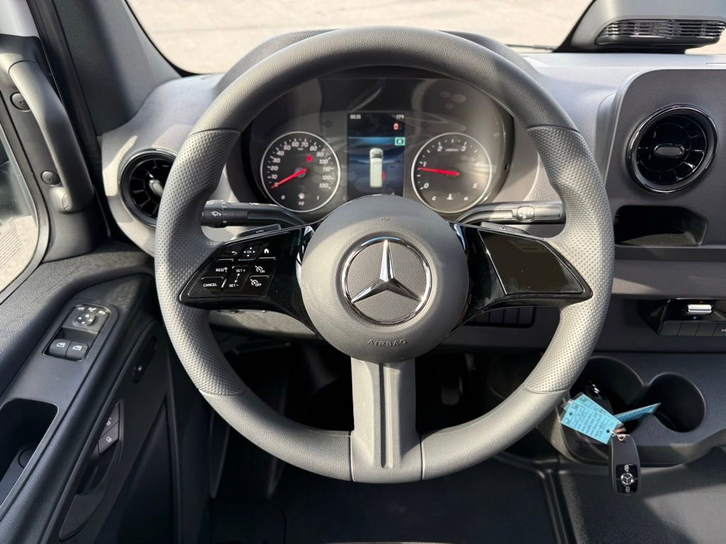 Used 2025 Mercedes-Benz Sprinter 2500 image 12