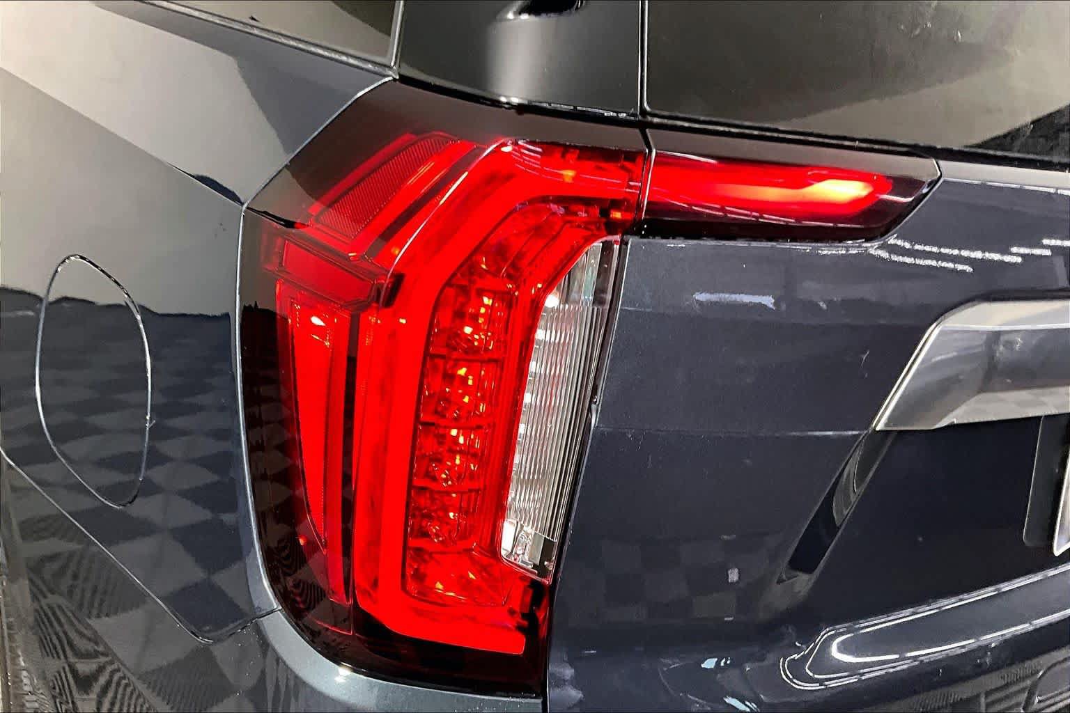Used 2021 GMC Yukon Denali w/ Denali Premium Package AWD/4WD image 82