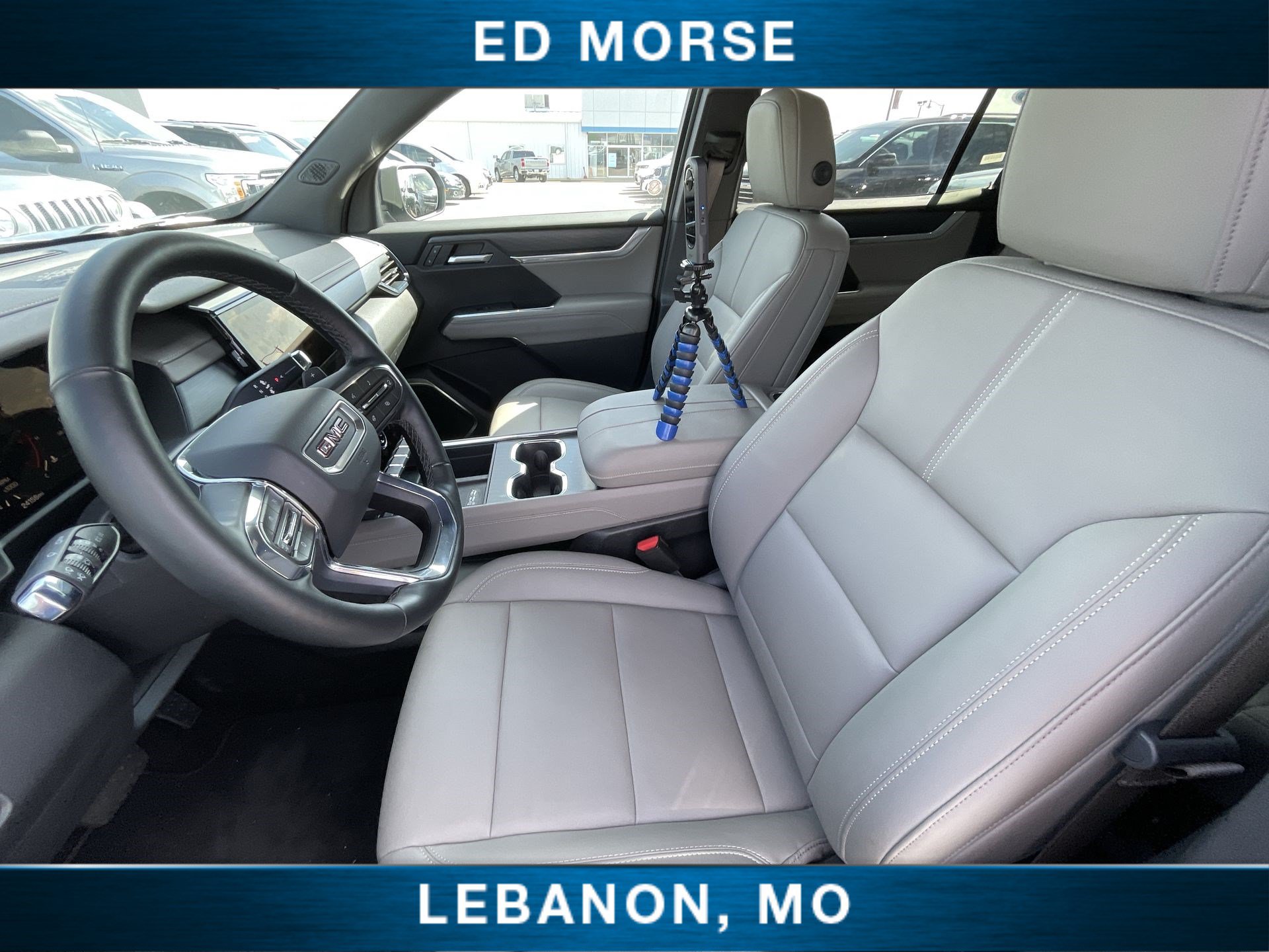Certified 2026 GMC Acadia Elevation w/ Elevation Premium Package AWD/4WD image 18