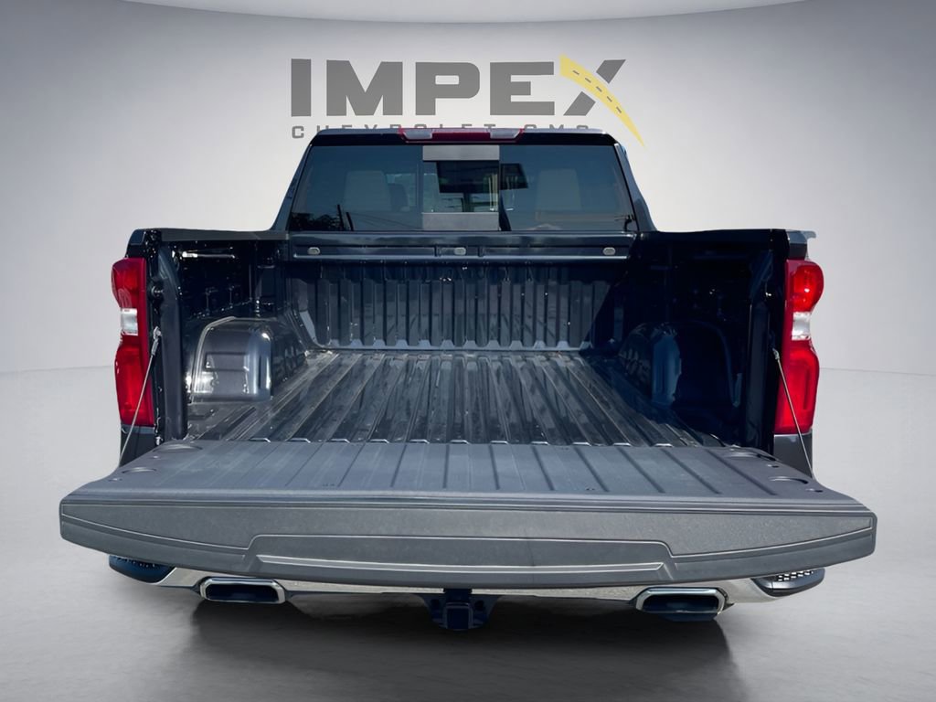 Used 2024 Chevrolet Silverado 1500 LTZ w/ LTZ Convenience Package II AWD/4WD image 31