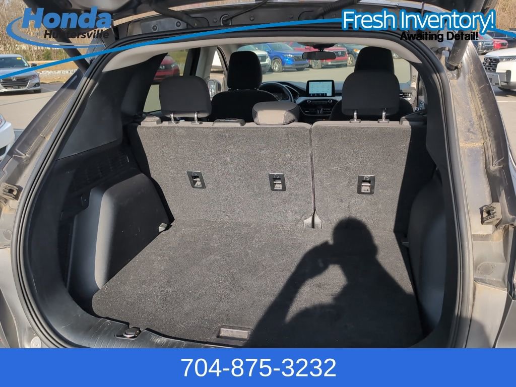 Used 2021 Ford Escape SE w/ SE Sport Appearance Package image 11